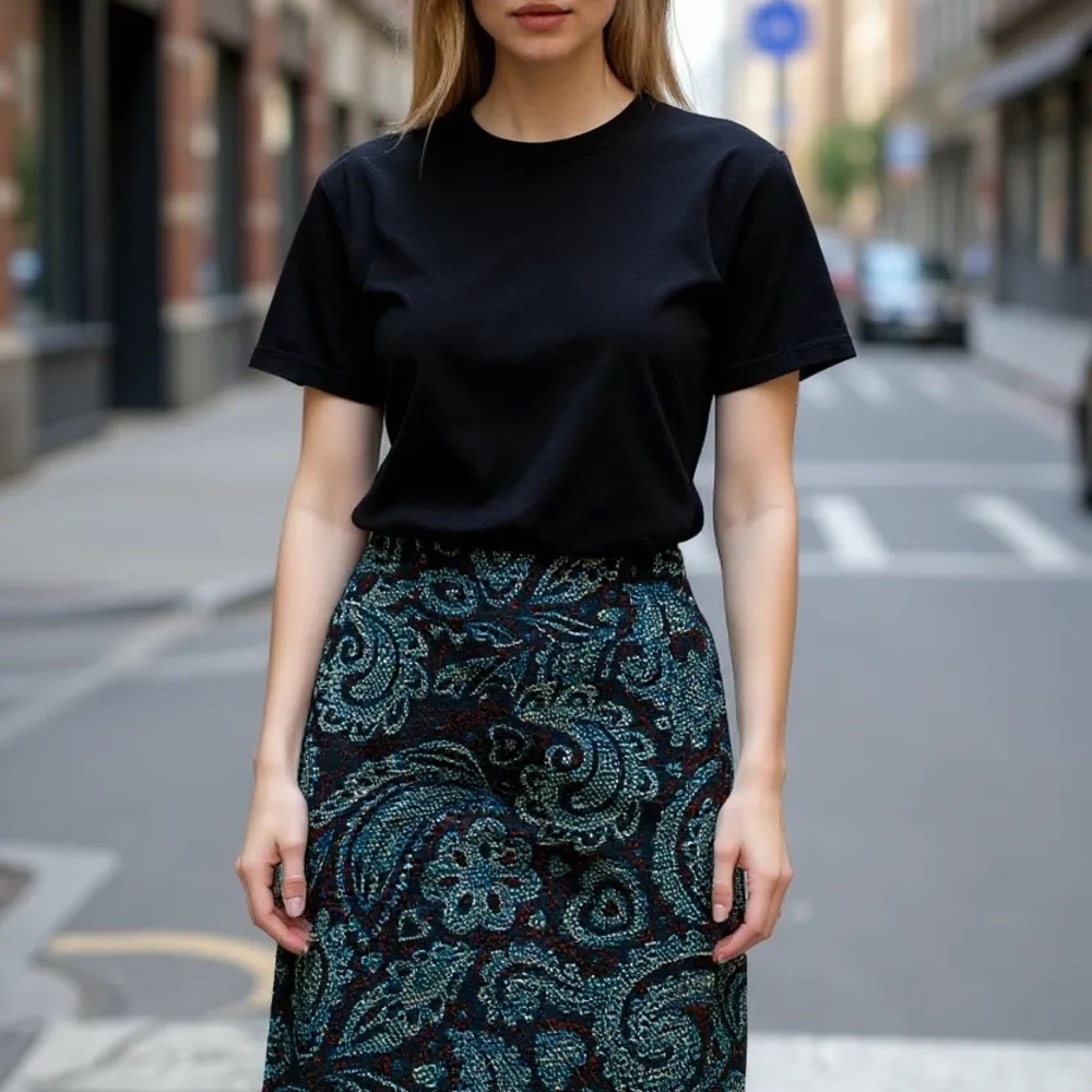 Elegant Paisley Patterned Skirt
